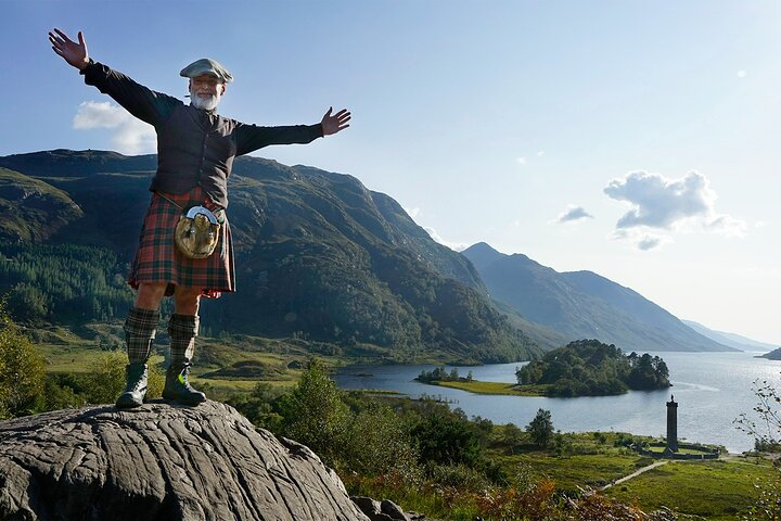 Glenfinnan Monument and Viaduct Viewpoint